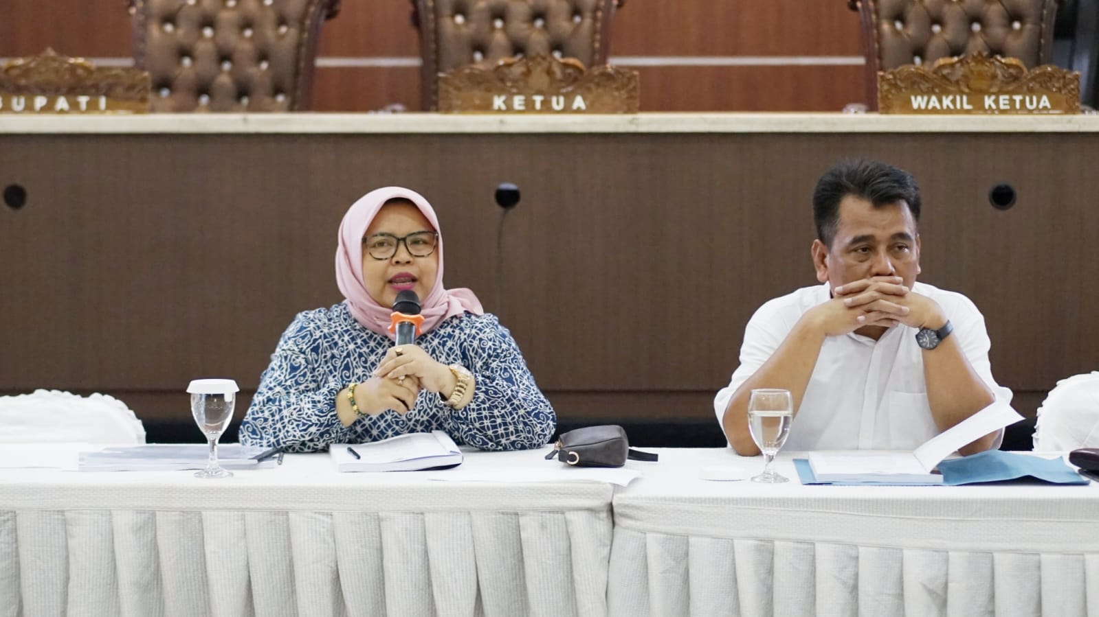 Rapat Pansus C dalam rangka pembahasan rancangan peraturan daerah tentang pengelolaan barang milik daerah